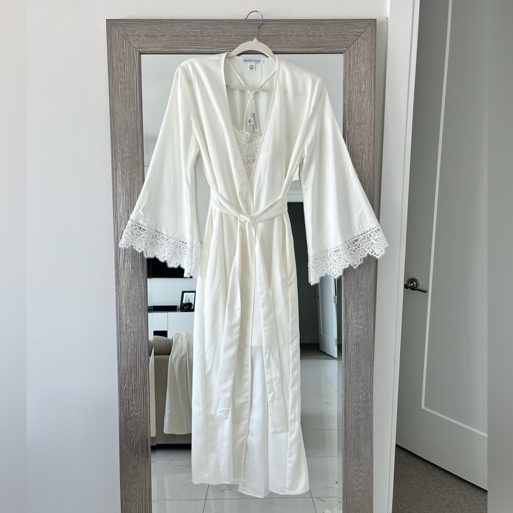 Rya Collection Lace/Silk Bridal Robe + Chemise Size small